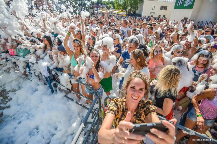 Пенный open air «Новое лето» в Минске Пенный open air «Новое лето» в Минске