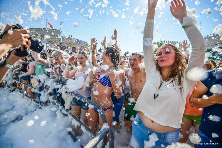 Пенный open air «Новое лето» в Минске Пенный open air «Новое лето» в Минске