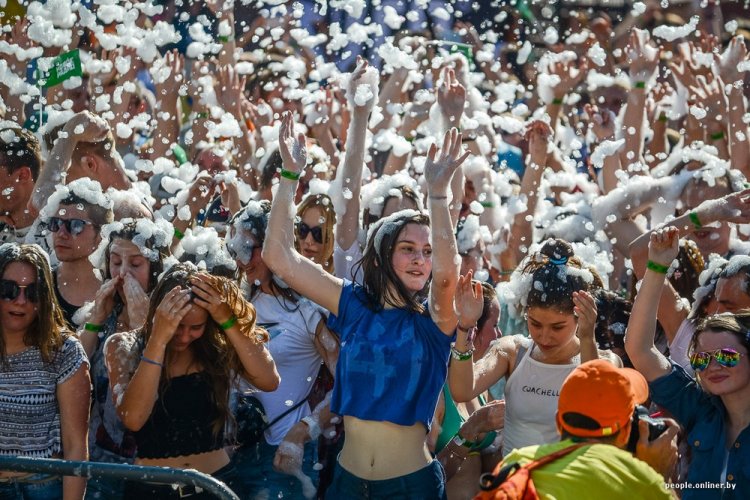 Пенный open air «Новое лето» в Минске Пенный open air «Новое лето» в Минске