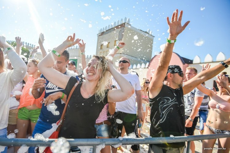 Пенный open air «Новое лето» в Минске Пенный open air «Новое лето» в Минске