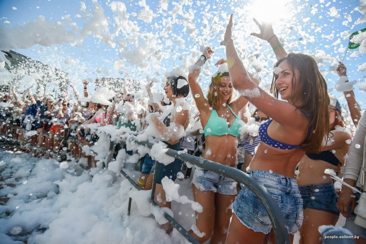 Пенный open air «Новое лето» в Минске Пенный open air «Новое лето» в Минске