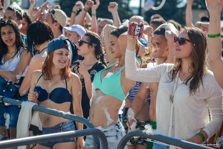 Пенный open air «Новое лето» в Минске Пенный open air «Новое лето» в Минске