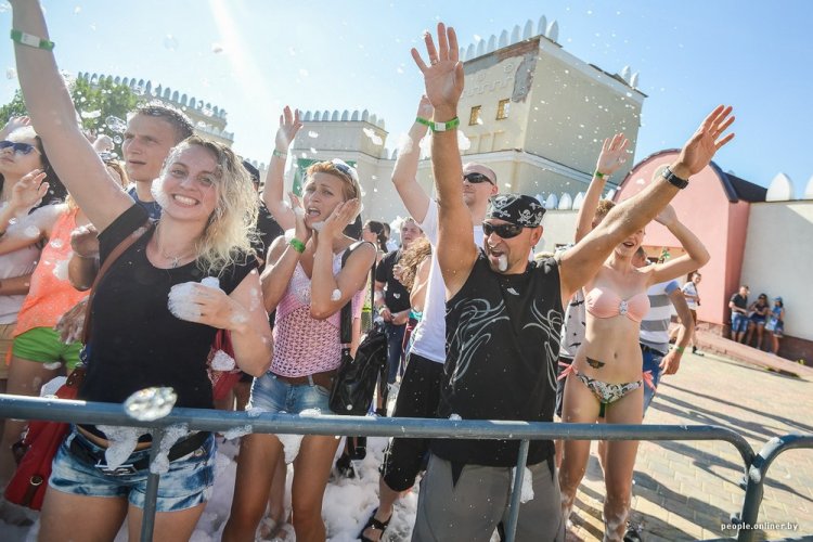 Пенный open air «Новое лето» в Минске Пенный open air «Новое лето» в Минске