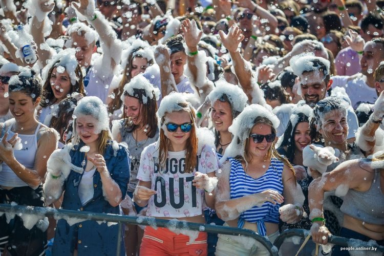Пенный open air «Новое лето» в Минске Пенный open air «Новое лето» в Минске