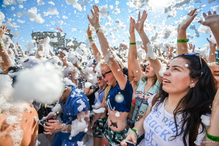 Пенный open air «Новое лето» в Минске Пенный open air «Новое лето» в Минске