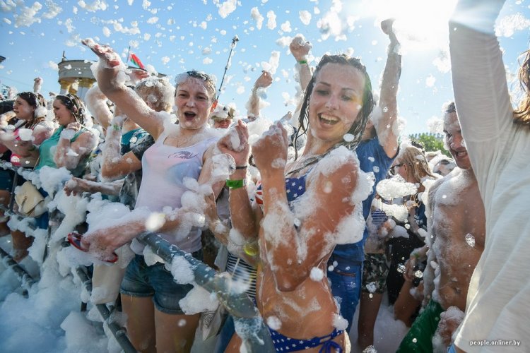 Пенный open air «Новое лето» в Минске Пенный open air «Новое лето» в Минске