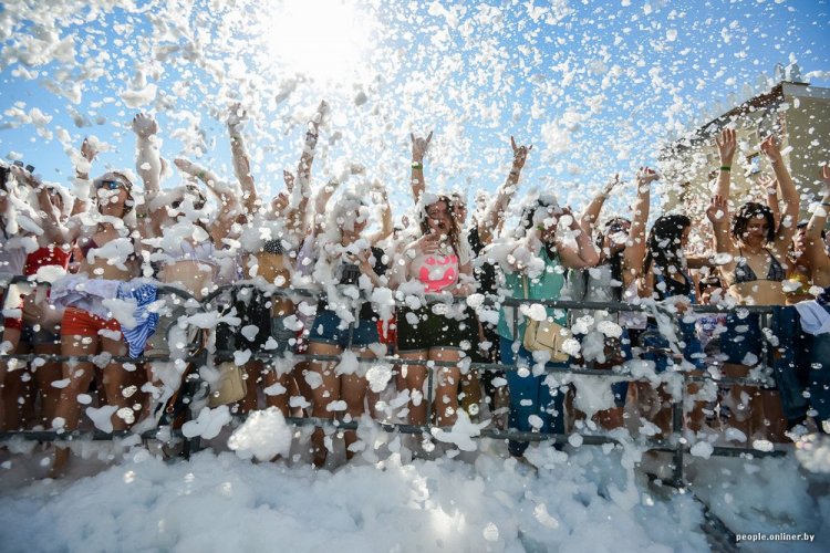 Пенный open air «Новое лето» в Минске Пенный open air «Новое лето» в Минске