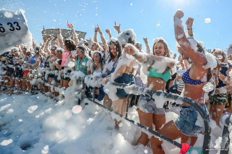 Пенный open air «Новое лето» в Минске Пенный open air «Новое лето» в Минске