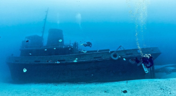 Останки кораблей на дне моря Останки кораблей на дне моря