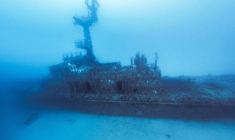 Останки кораблей на дне моря Останки кораблей на дне моря