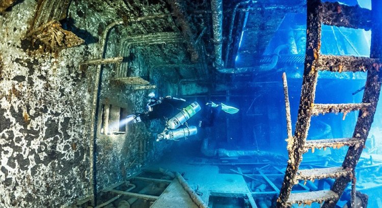 Останки кораблей на дне моря Останки кораблей на дне моря