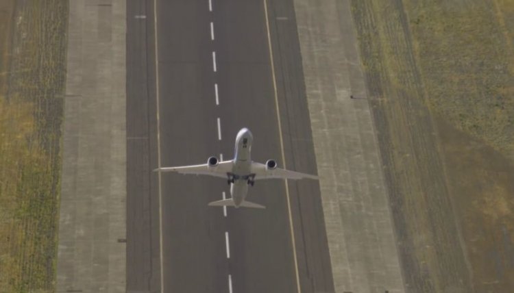     Boeing 787-9 Dreamliner