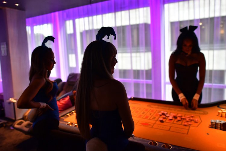 50-летие клуба Playboy в Лондоне 50-летие клуба Playboy в Лондоне