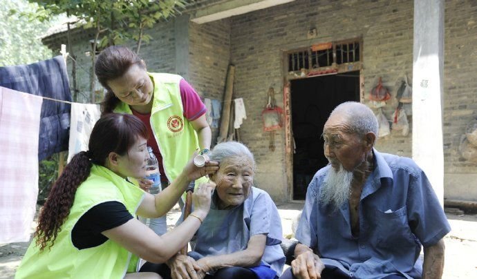 Первые свадебные фото после 80 лет брака Первые свадебные фото после 80 лет брака