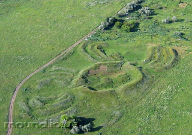 Украинский Стоунхендж: загадки каменных пирамид (фото) Украинский Стоунхендж: загадки каменных пирамид (фото)