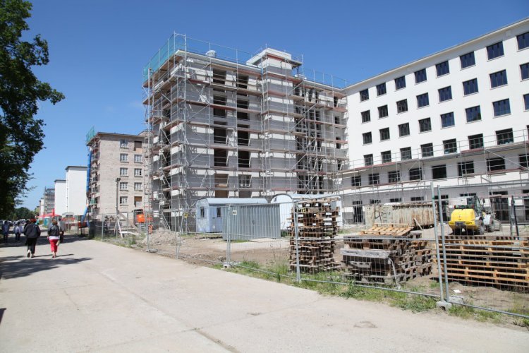 Заброшенный 4-километровый нацистский курорт Гитлера превращается в роскошное место отдыха Заброшенный 4-километровый нацистский курорт Гитлера превращается в роскошное место отдыха