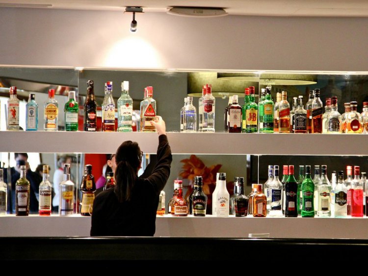 Бармены открывают секреты, которые никогда не рассказывают посетителям Бармены открывают секреты, которые никогда не рассказывают посетителям