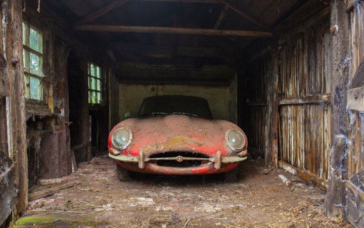 Клад в старом гараже: 1964 Jaguar E-Type Клад в старом гараже: 1964 Jaguar E-Type