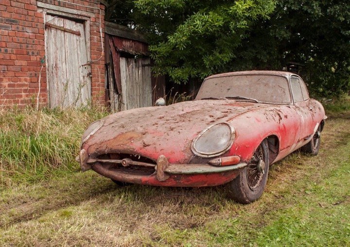 Клад в старом гараже: 1964 Jaguar E-Type Клад в старом гараже: 1964 Jaguar E-Type