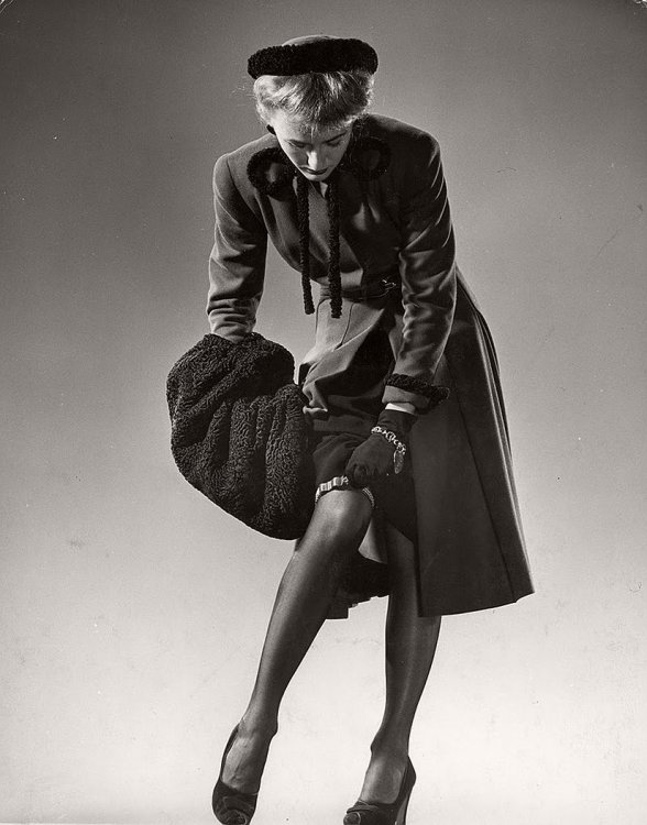 Винтажный гламур: девушки в чулках 1940-1950-х Винтажный гламур: девушки в чулках 1940-1950-х