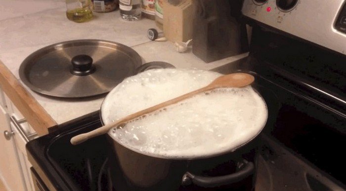 Лайфхаки, которые на самом деле не сделают жизнь лучше Лайфхаки, которые на самом деле не сделают жизнь лучше