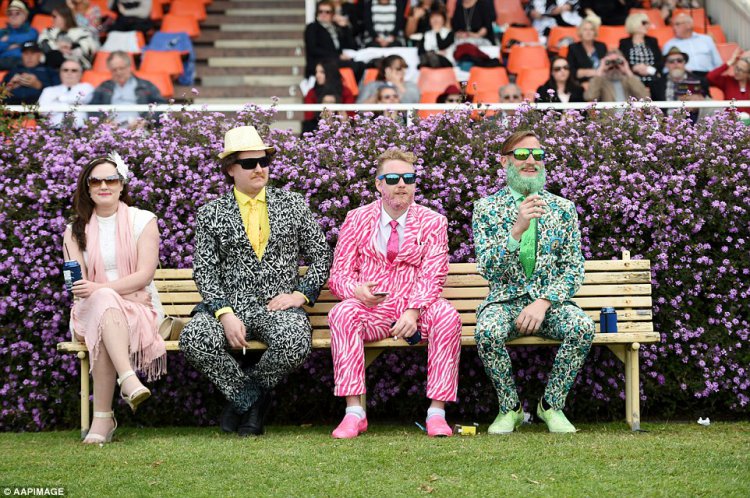 Гламурные любители скачек Australian Geelong Cup Гламурные любители скачек Australian Geelong Cup