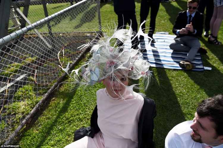 Гламурные любители скачек Australian Geelong Cup Гламурные любители скачек Australian Geelong Cup