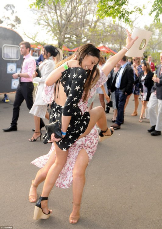 Гламурные любители скачек Australian Geelong Cup Гламурные любители скачек Australian Geelong Cup