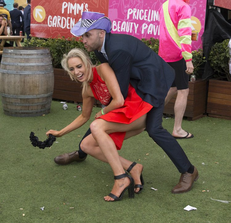 Гламурные любители скачек Australian Geelong Cup Гламурные любители скачек Australian Geelong Cup
