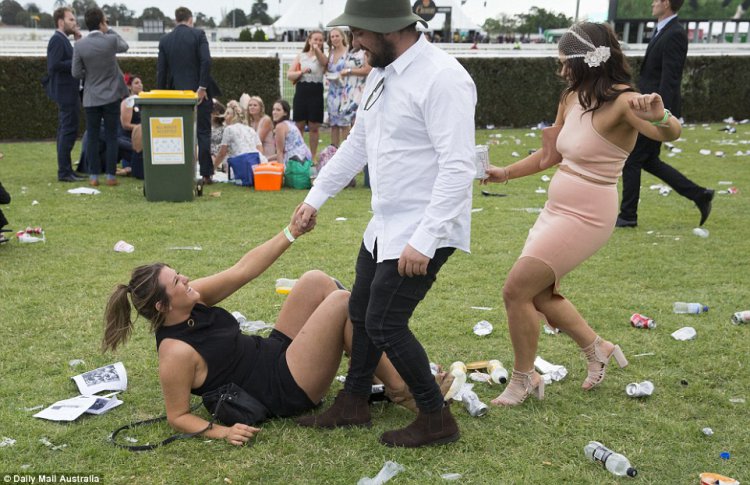Гламурные любители скачек Australian Geelong Cup Гламурные любители скачек Australian Geelong Cup