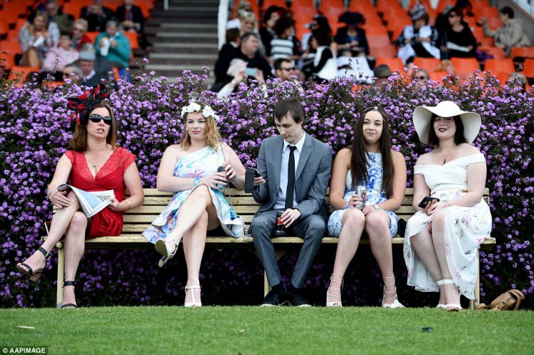 Гламурные любители скачек Australian Geelong Cup Гламурные любители скачек Australian Geelong Cup