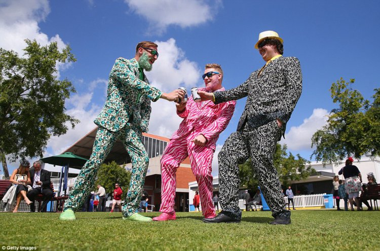 Гламурные любители скачек Australian Geelong Cup Гламурные любители скачек Australian Geelong Cup