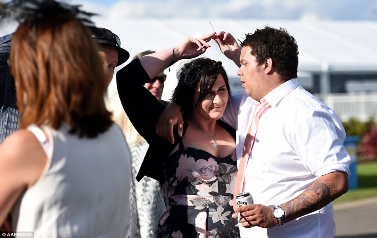 Гламурные любители скачек Australian Geelong Cup Гламурные любители скачек Australian Geelong Cup