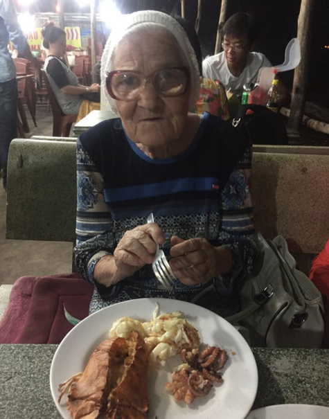 89-летняя баба Лена из Красноярска путешествует по миру на заначку от пенсии (фото) 89-летняя баба Лена из Красноярска путешествует по миру на заначку от пенсии (фото)