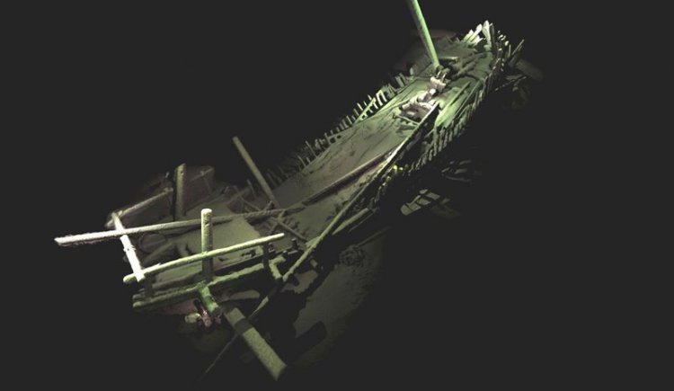 На дне Черного моря обнаружили в полной сохранности 40 османских и византийских кораблей (фото) На дне Черного моря обнаружили в полной сохранности 40 османских и византийских кораблей (фото)