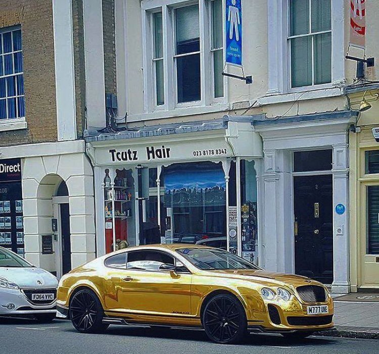 19-летний парень продавал бигмаки, а теперь ездит на золотом Bentley 19-летний парень продавал бигмаки, а теперь ездит на золотом Bentley