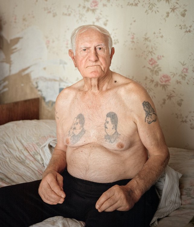 Сталинисты Грузии в фотопроекте «Красная ностальгия» Сталинисты Грузии в фотопроекте «Красная ностальгия»