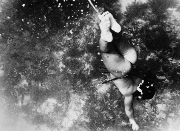 Фотограф Ивасе Ёсиюки: «Женщины моря» Фотограф Ивасе Ёсиюки: «Женщины моря»