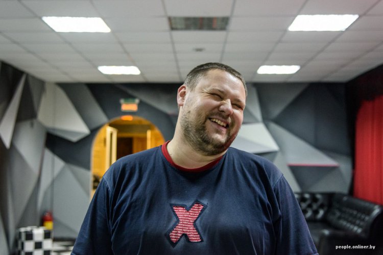 Космическая дискотека в белорусском городке Островец Космическая дискотека в белорусском городке Островец