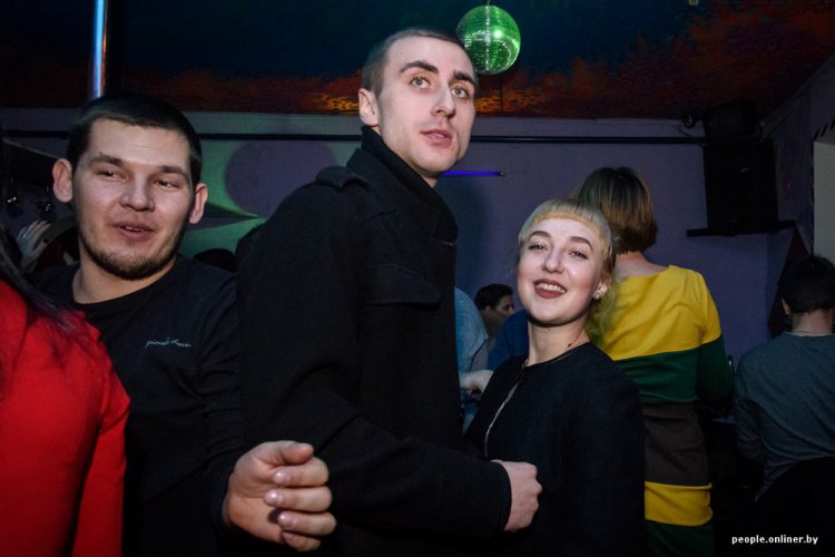 Космическая дискотека в белорусском городке Островец Космическая дискотека в белорусском городке Островец