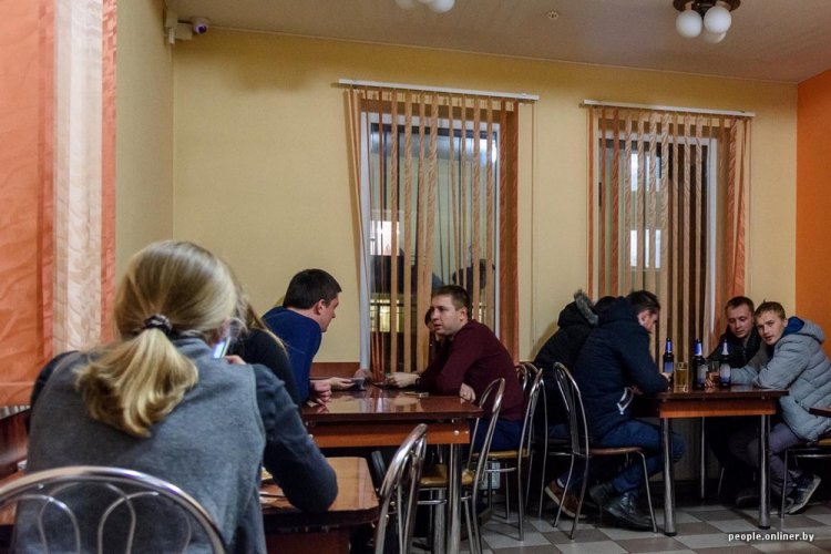Космическая дискотека в белорусском городке Островец Космическая дискотека в белорусском городке Островец
