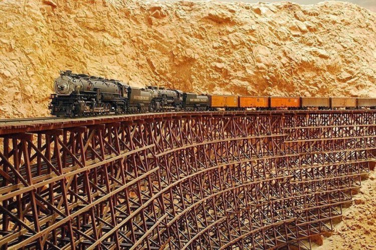 Заброшенная «Невозможная железная дорога» Заброшенная «Невозможная железная дорога»