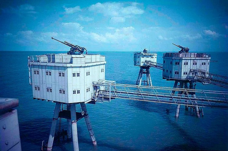 Морские крепости Британии превратились в столицу виртуального государства Морские крепости Британии превратились в столицу виртуального государства
