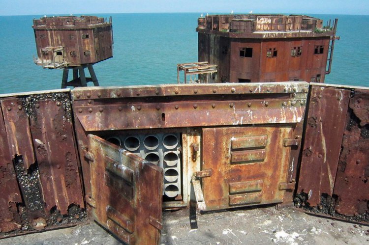 Морские крепости Британии превратились в столицу виртуального государства Морские крепости Британии превратились в столицу виртуального государства