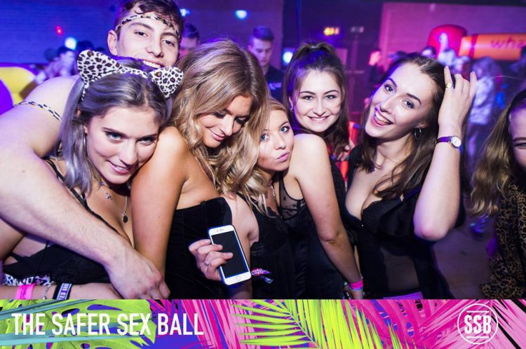 Благотворительная студенческая вечеринка «The Safer Sex Ball» Благотворительная студенческая вечеринка «The Safer Sex Ball»