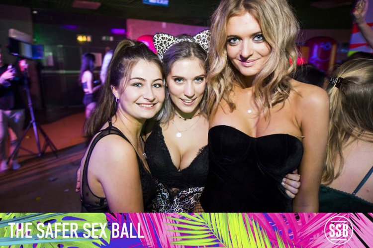 Благотворительная студенческая вечеринка «The Safer Sex Ball» Благотворительная студенческая вечеринка «The Safer Sex Ball»