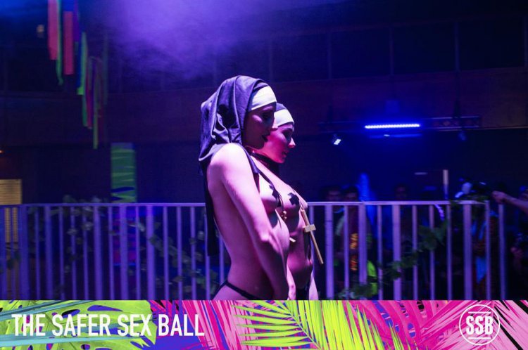 Благотворительная студенческая вечеринка «The Safer Sex Ball» Благотворительная студенческая вечеринка «The Safer Sex Ball»