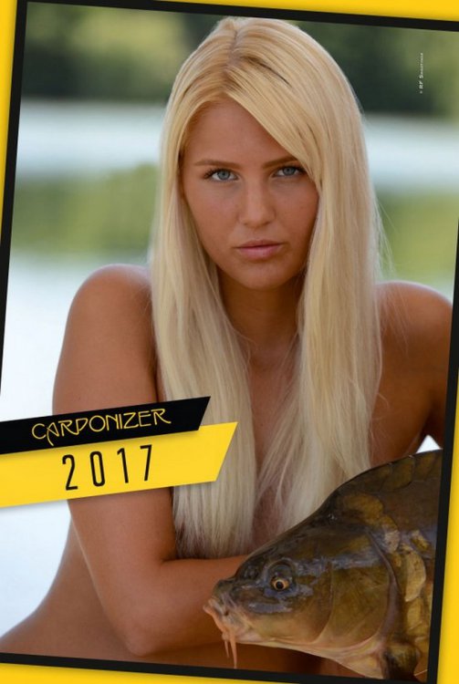 Обнаженные красотки с карпами снялись для мужского календаря Обнаженные красотки с карпами снялись для мужского календаря