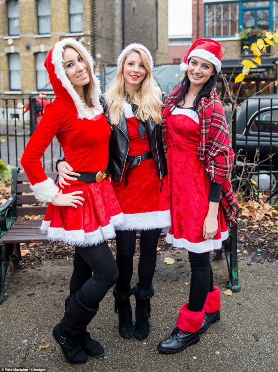 Пьяный «Santacon» в Лондоне Пьяный «Santacon» в Лондоне