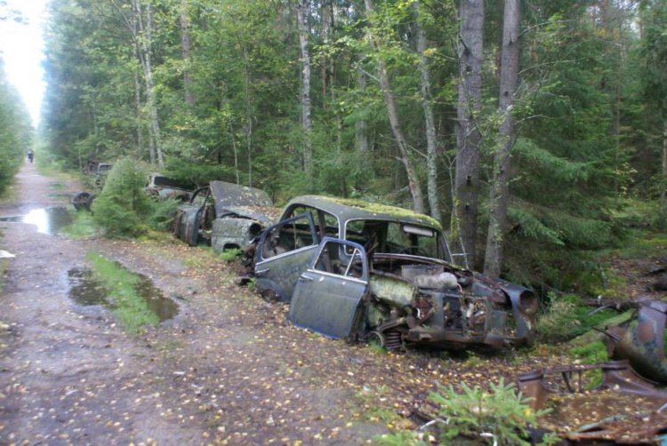 Кладбище автомобилей в Швеции Кладбище автомобилей в Швеции
